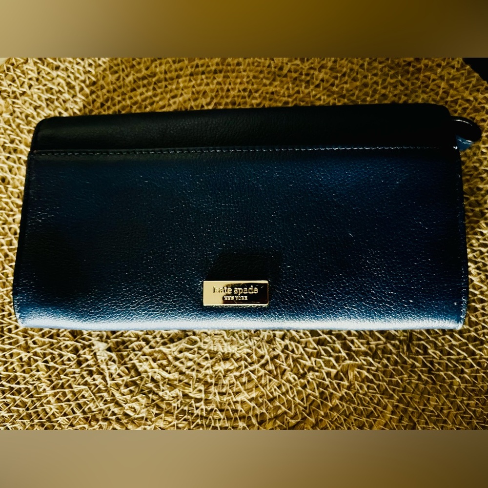 ✨ Authentic Kate Spade New York Continental Wallet ✨ NWOT